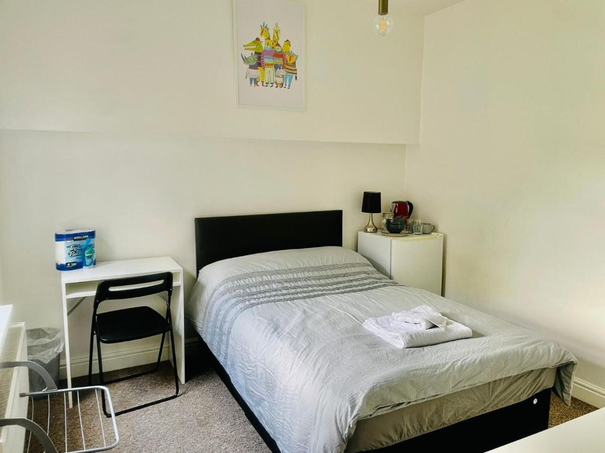 305 High Town Road Hostel Luton  Buitenkant foto